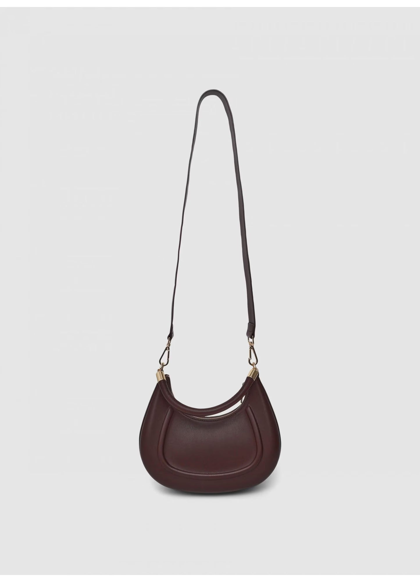 Bolsa dura en forma de media luna