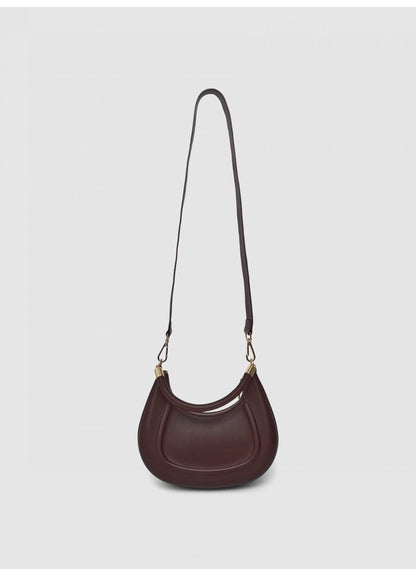 Bolsa dura en forma de media luna