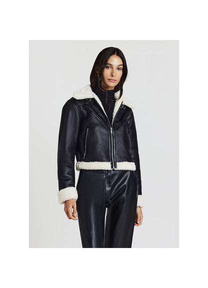 Chaqueta de Borreguillo Sintético para Mujer – Estilo Urbano con Comodidad