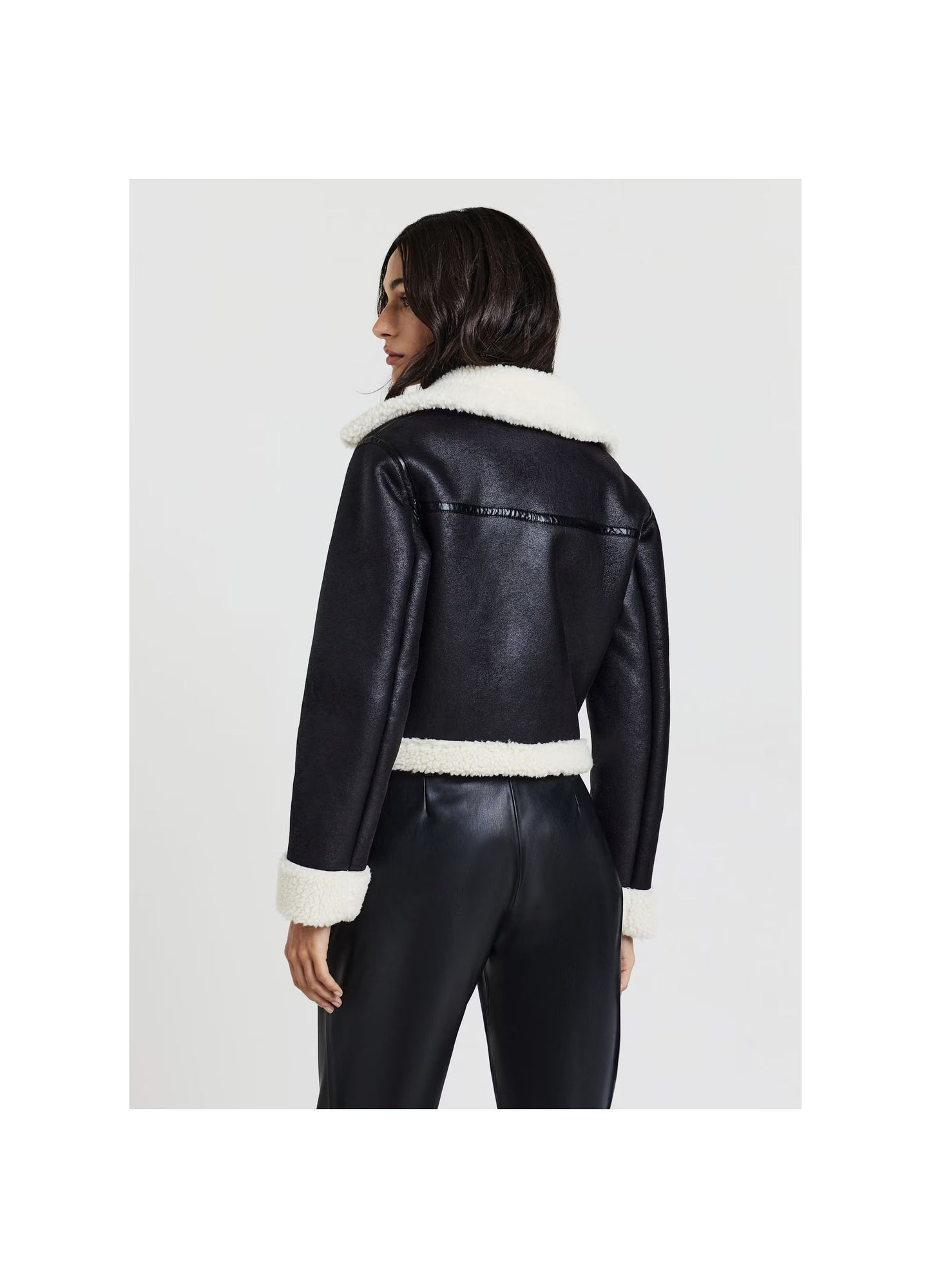 Chaqueta de Borreguillo Sintético para Mujer – Estilo Urbano con Comodidad